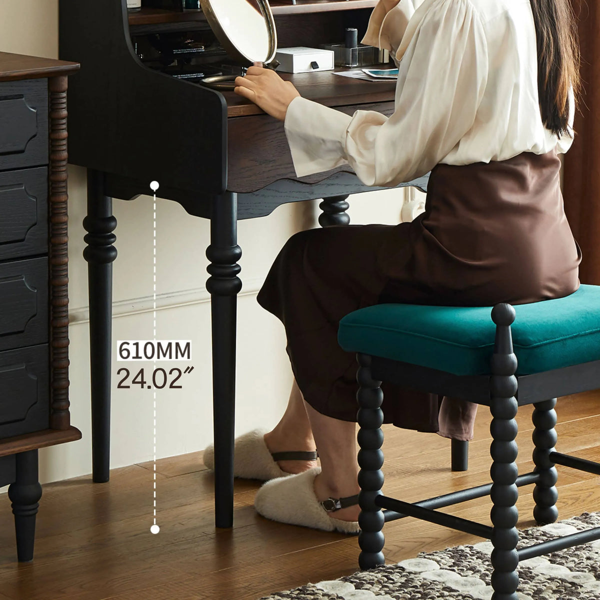 レッドオーク製ヴィンテージスツール|スタイリッシュなデザインでお部屋を彩る hsmjx-4163