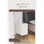 モダンシンプルナイトテーブル - 多層板とステンレス製、洗練されたデザインでお部屋をスタイリッシュに演出! hsms-4908