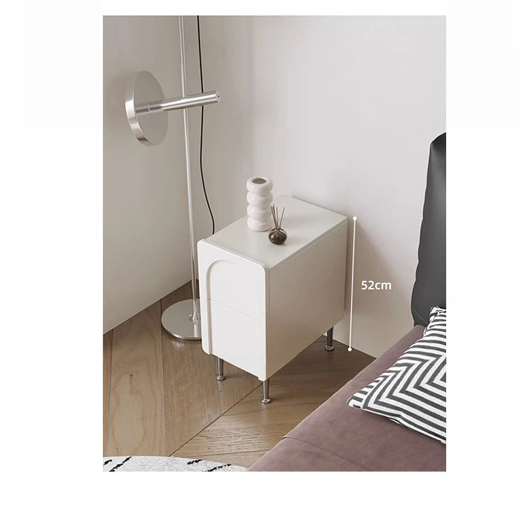 モダンシンプルナイトテーブル - 多層板とステンレス製、洗練されたデザインでお部屋をスタイリッシュに演出! hsms-4908