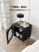 シンプルモダンナイトテーブル | 耐久性のある多層板・ステンレス・ガラス製 | リビングや寝室に最適な収納オプション hsms-4910