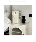 シンプルモダンナイトテーブル | 耐久性のある多層板・ステンレス・ガラス製 | リビングや寝室に最適な収納オプション hsms-4910