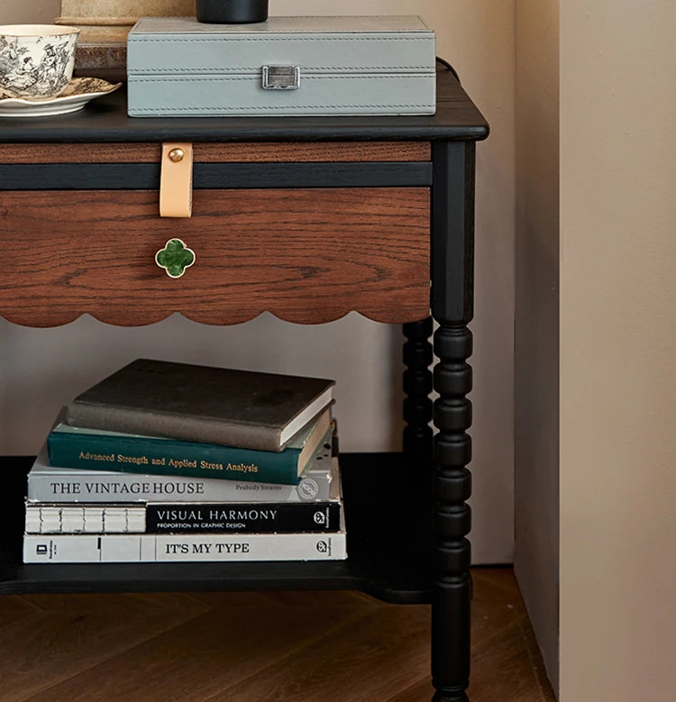 レッドオーク製ナイトテーブル|スタイリッシュなデザインと機能性|おしゃれなインテリアに最適 hsxz-2169