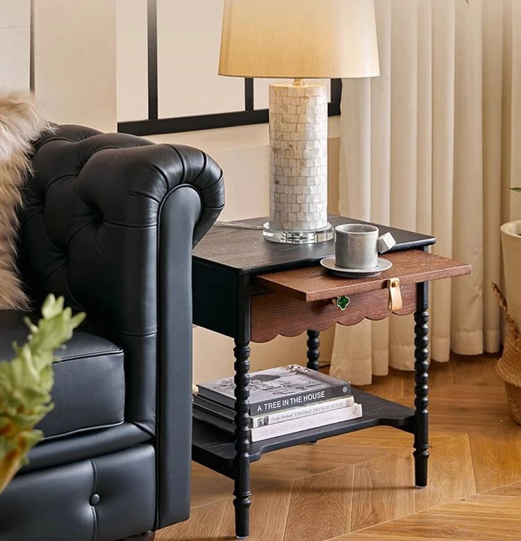 レッドオーク製ナイトテーブル|スタイリッシュなデザインと機能性|おしゃれなインテリアに最適 hsxz-2169