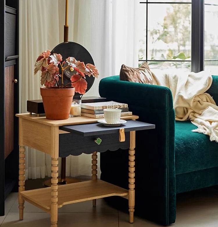 レッドオーク製ナイトテーブル|スタイリッシュなデザインと機能性|おしゃれなインテリアに最適 hsxz-2169