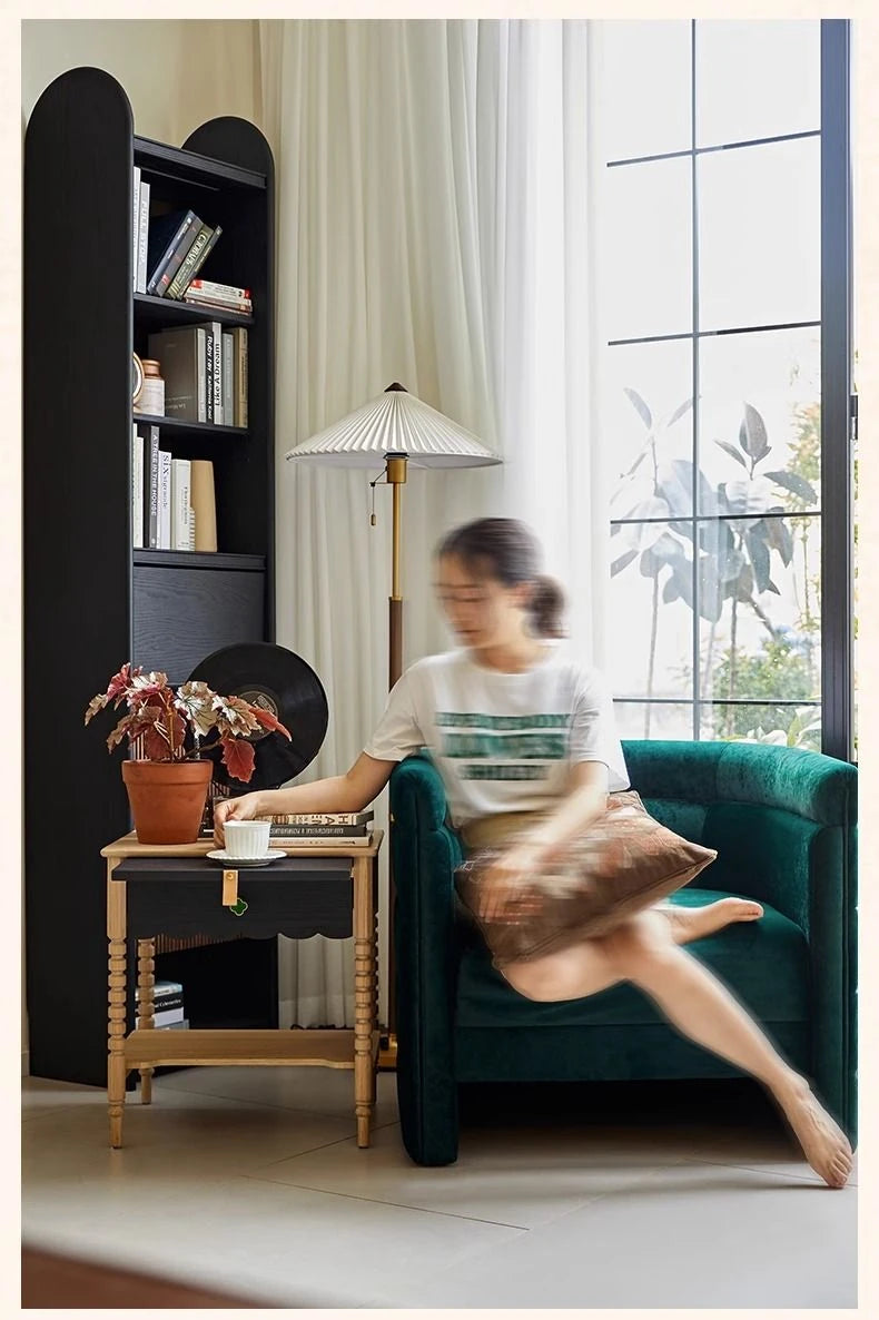 レッドオーク製ナイトテーブル|スタイリッシュなデザインと機能性|おしゃれなインテリアに最適 hsxz-2169