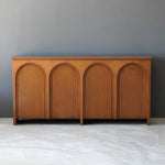 ナチュラルカラーの多層板キャビネット | モダンなアーチデザインでインテリアを引き立てる収納家具 hsxz-2182