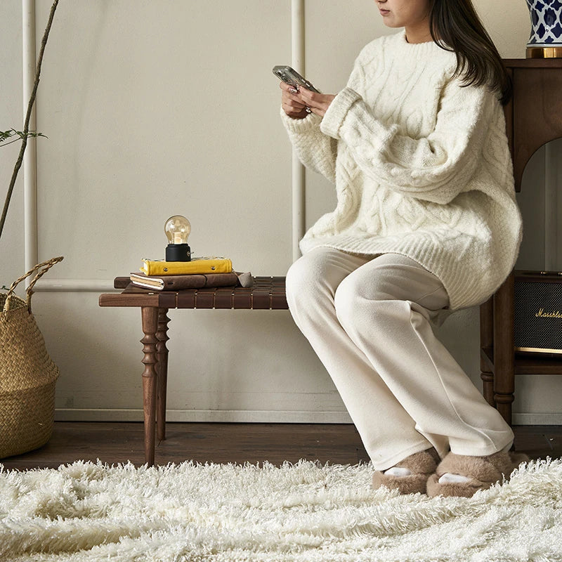 アッシュ材と合成皮革のスタイリッシュなスツール|インテリアを引き立てる上質なデザイン hsysg-4970