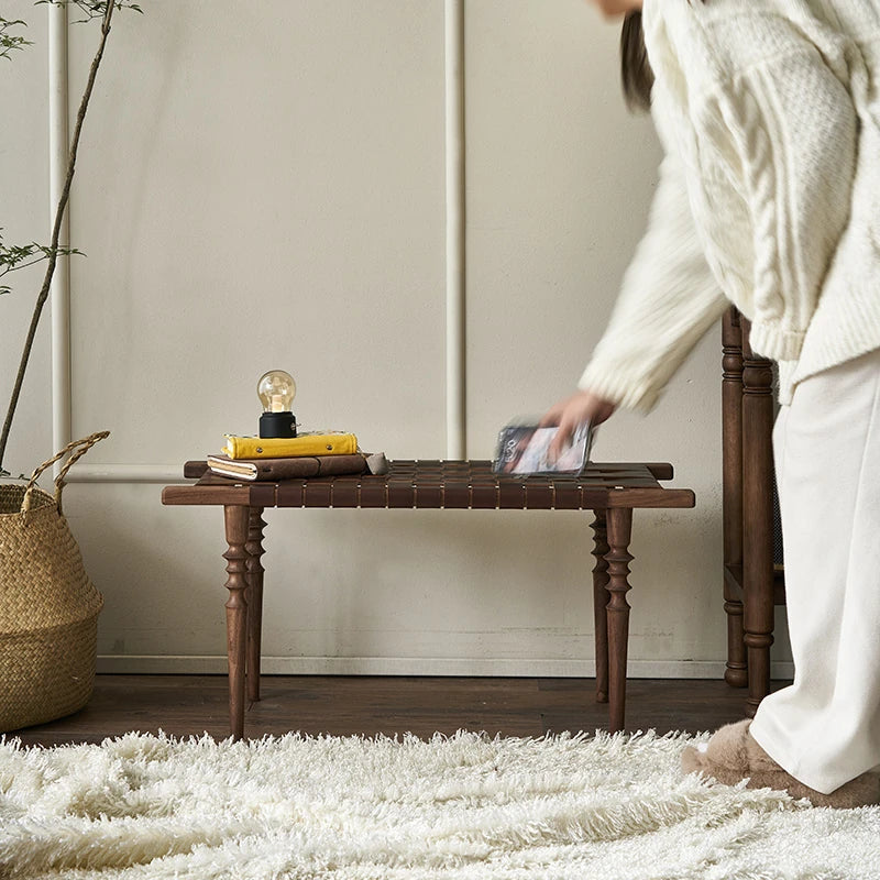 アッシュ材と合成皮革のスタイリッシュなスツール|インテリアを引き立てる上質なデザイン hsysg-4970