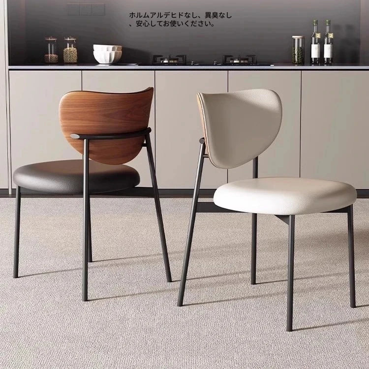 シンプルでスタイリッシュな合成皮革チェア - エアレザー PUレザー、アッシュ材脚付き hwzg-4566