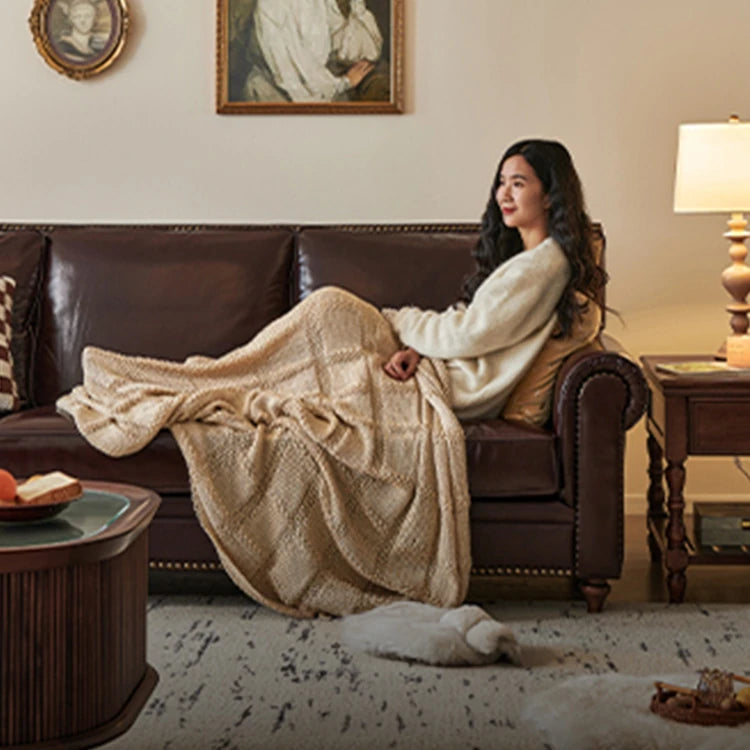 高級感溢れる無垢材ガラスキャビネット|リビングを彩るデザイン hyjyj-4276