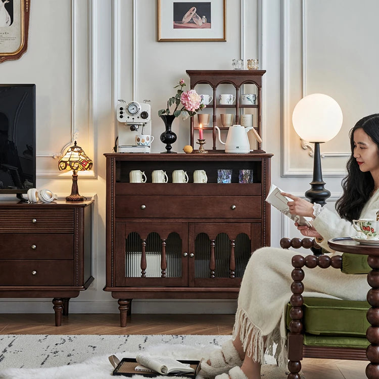 高級感溢れる無垢材ガラスキャビネット|リビングを彩るデザイン hyjyj-4276