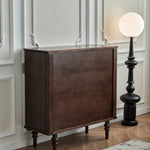 高級感溢れる無垢材ガラスキャビネット|リビングを彩るデザイン hyjyj-4276