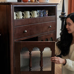 高級感溢れる無垢材ガラスキャビネット|リビングを彩るデザイン hyjyj-4276