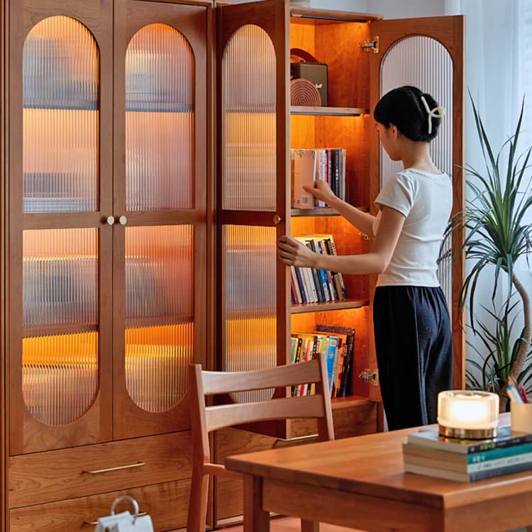 高級チェリー材キャビネット - 多層板とガラス&アルミ合金銅の完璧な組み合わせ hykmq-761