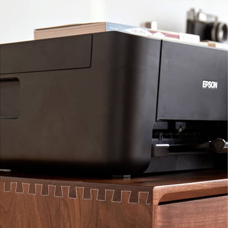 「高級レッドオーク&チェリー材キャビネット - ウォールナットと銅の美しさを備えた収納」 hykmq-762