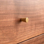 「高級レッドオーク&チェリー材キャビネット - ウォールナットと銅の美しさを備えた収納」 hykmq-762