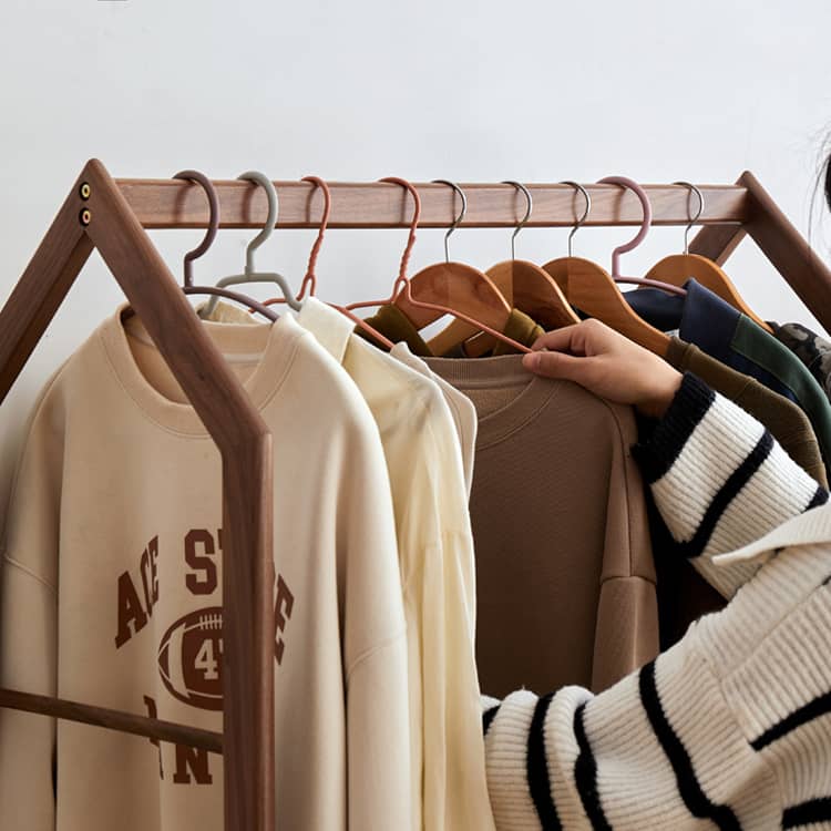 高級チェリー材&ラタン&ウォールナット ハンガー - エレガントな収納ソリューション hykmq-765