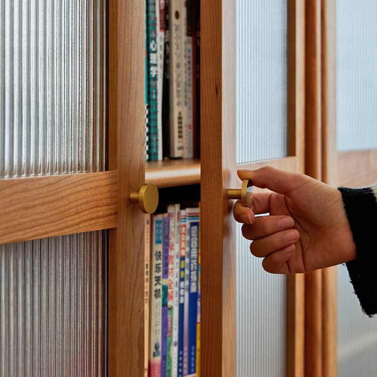 【高級チェリー材キャビネット】ガラス扉?多層板?銅製飾り|上質デザイン収納家具 hykmq-767