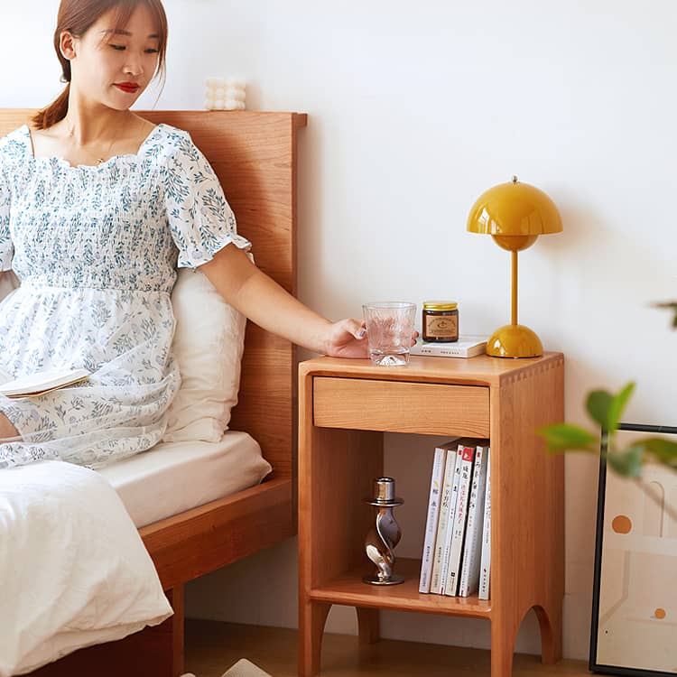 高級ウォールナット製ナイトテーブル|シンプルでエレガントなデザイン hykmq-779