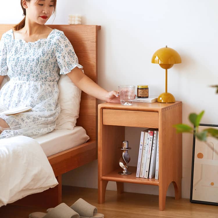 高級ウォールナット製ナイトテーブル|シンプルでエレガントなデザイン hykmq-779
