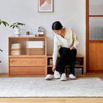 チェリー材 多層板 ガラス 銅製キャビネット - 高級感あふれる収納家具 hykmq-789