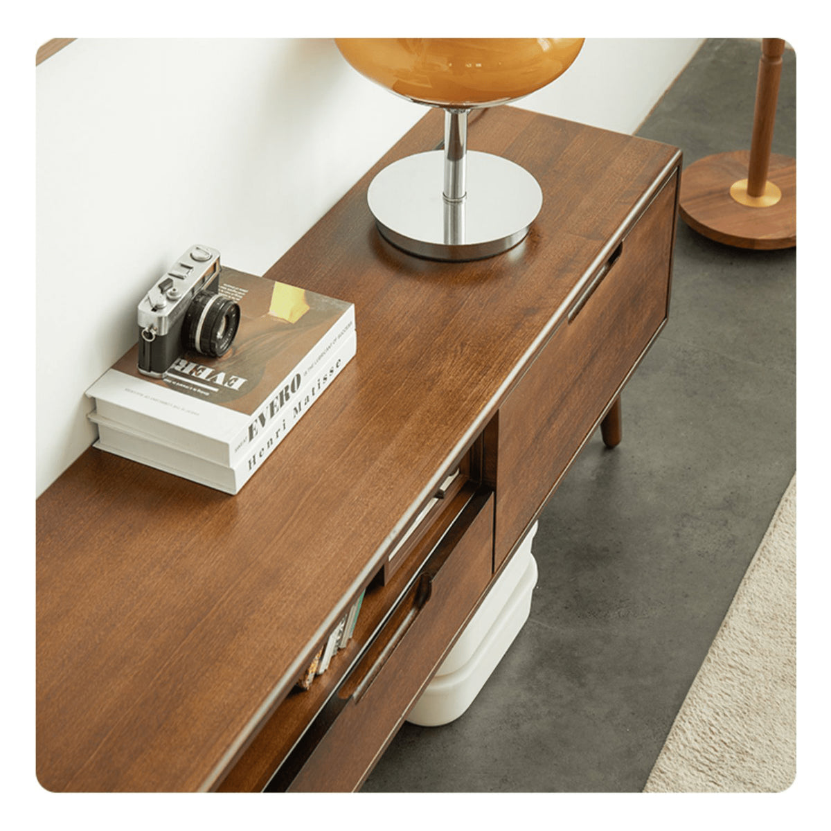 【高級ツゲ&キリ材使用】モダンデザイン テレビ台 - リビングにぴったりの美しい収納ソリューション hym-492