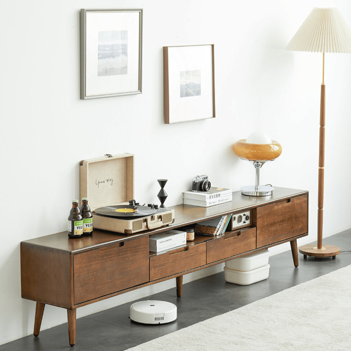 【高級ツゲ&キリ材使用】モダンデザイン テレビ台 - リビングにぴったりの美しい収納ソリューション hym-492