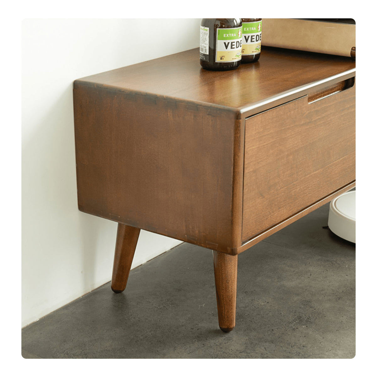 【高級ツゲ&キリ材使用】モダンデザイン テレビ台 - リビングにぴったりの美しい収納ソリューション hym-492