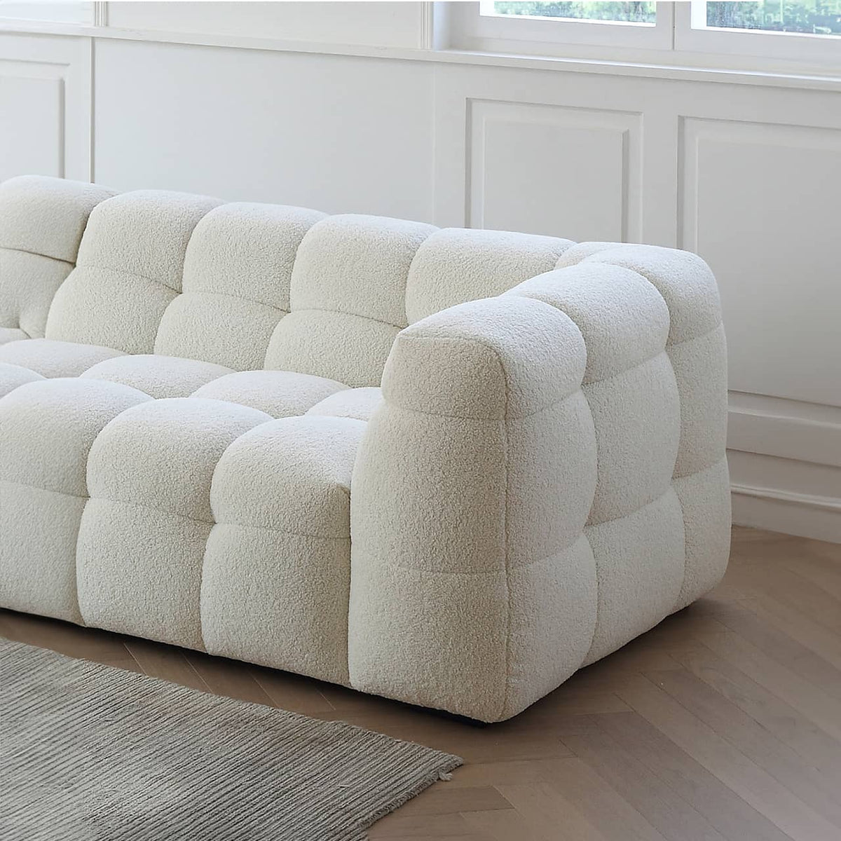 【究極のリラックス】シープボアとパイン材使用、極上のダウンソファー my-343