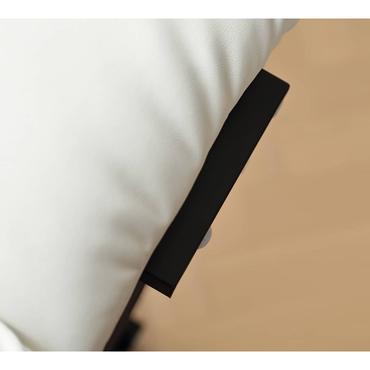 【高級感あふれる】パイン材フレーム&合皮ソファー - 極上の真綿クッション付き my-355