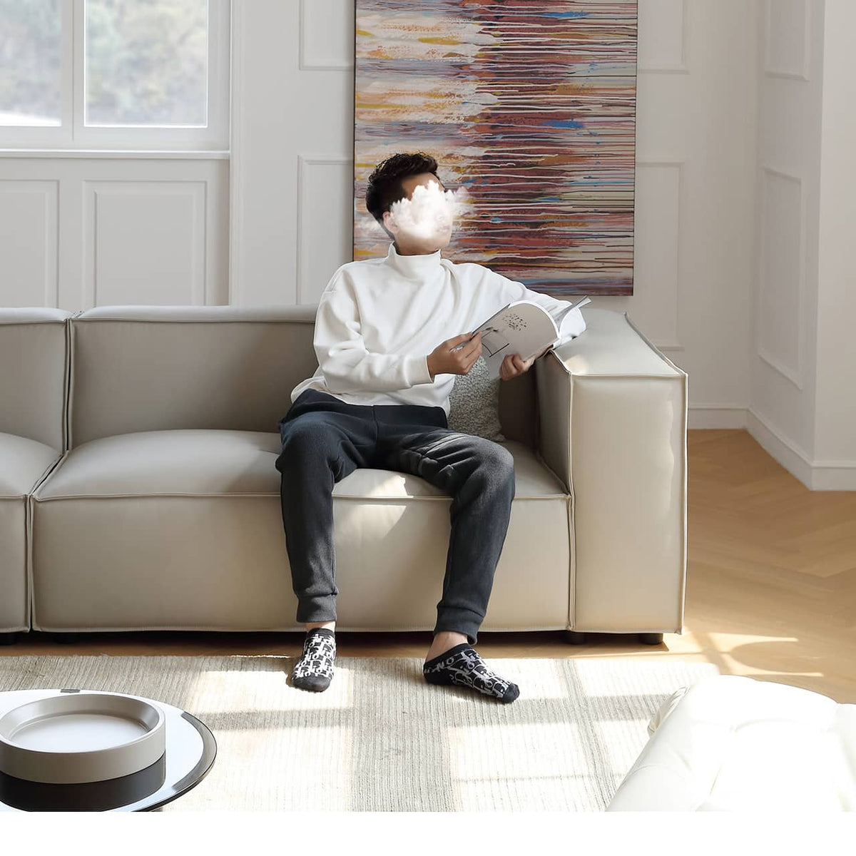 高級感溢れるパイン材合皮ダウンクッションソファー - インテリアを格上げする贅沢な寛ぎ空間 my-358