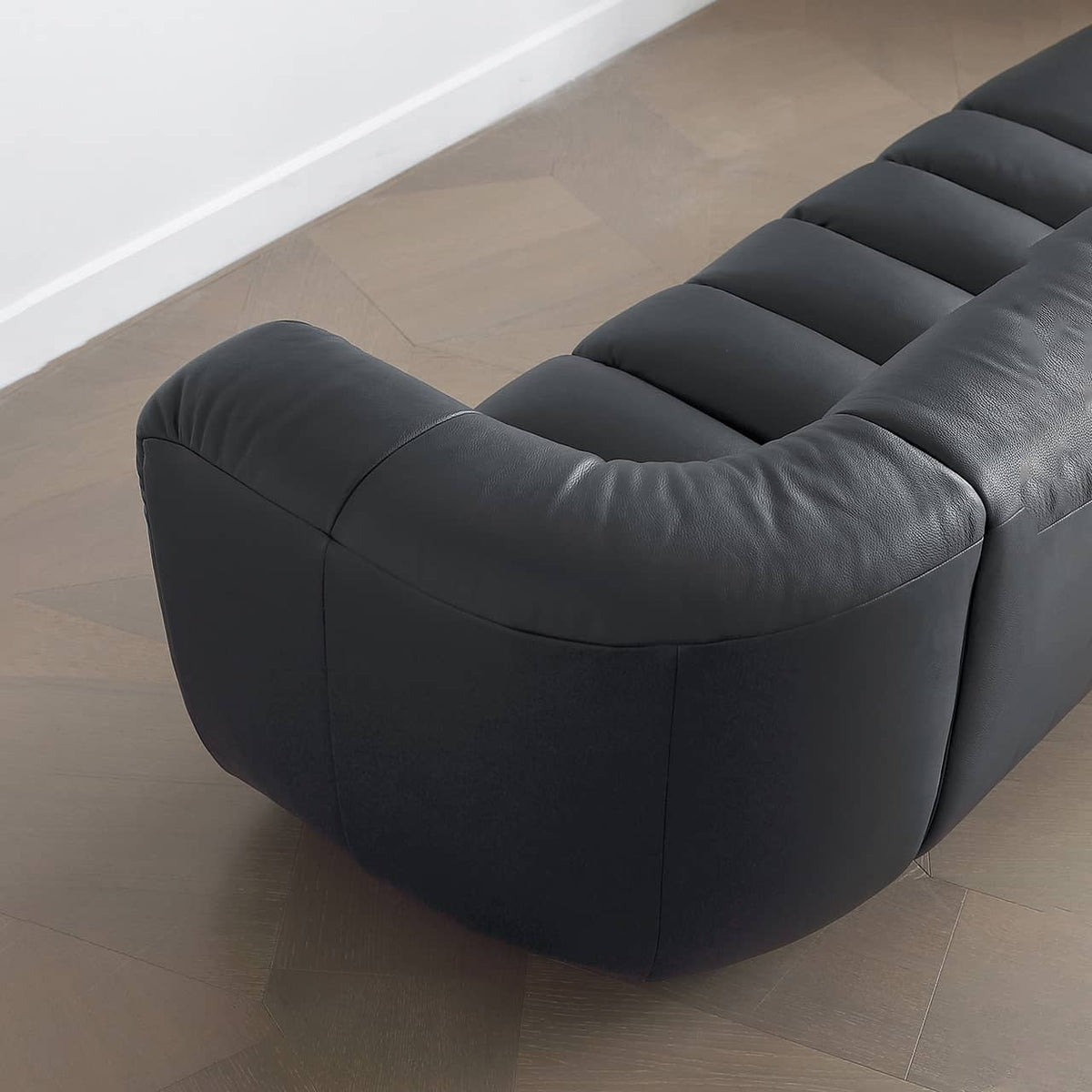 パイン材とレザー使用、高級ダウン入り快適ソファー my-373