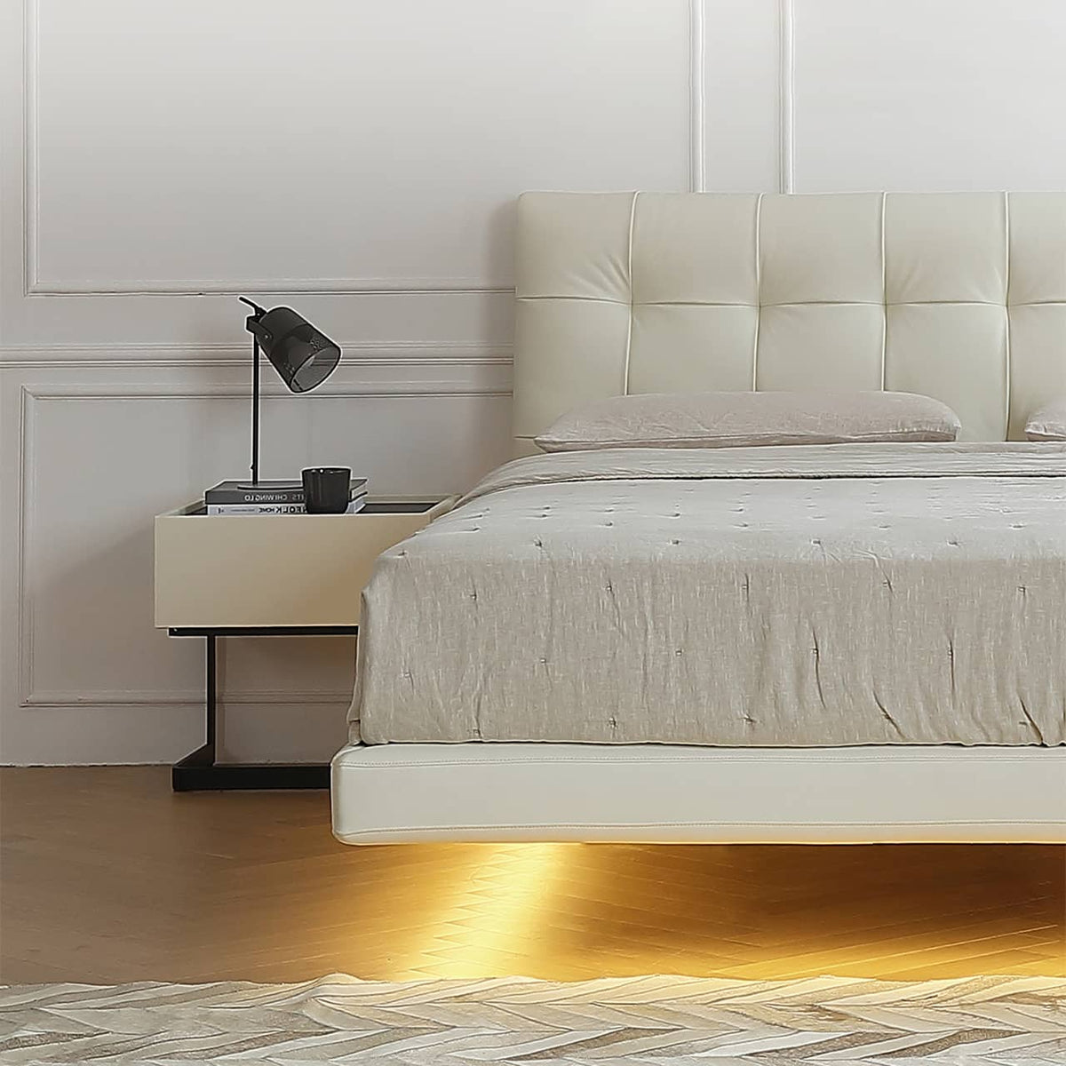 パイン材×レザー×スチール? 高級感あふれるデザインベッド my-376