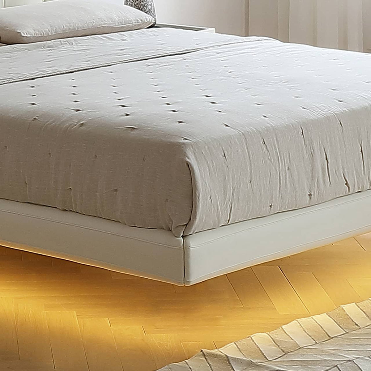 パイン材×レザー×スチール? 高級感あふれるデザインベッド my-376