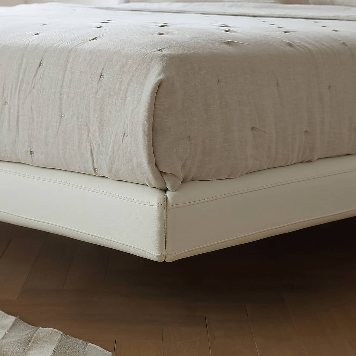 パイン材×レザー×スチール? 高級感あふれるデザインベッド my-376