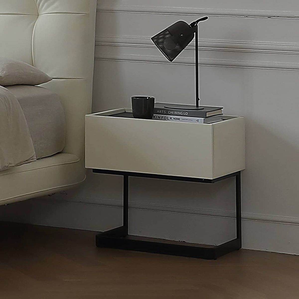 パイン材×レザー×スチール? 高級感あふれるデザインベッド my-376