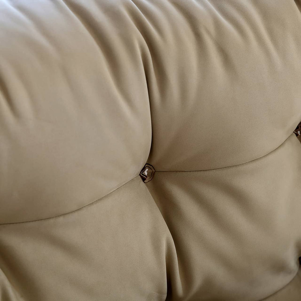 「贅沢なパイン材使用?スエード&ダウン仕上げの極上ベッド」 my-377