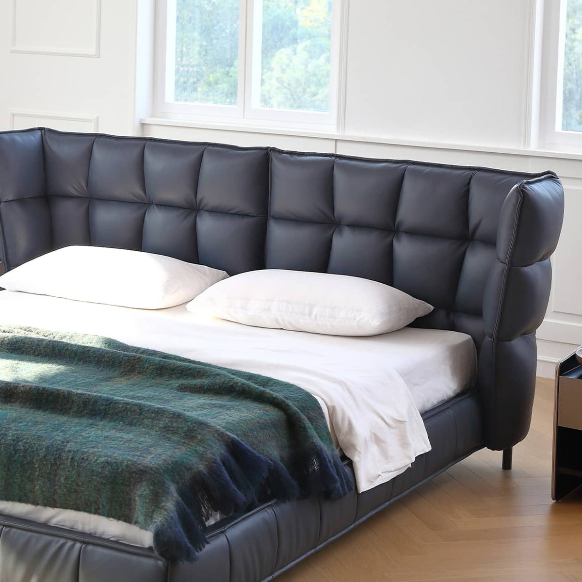 【期間限定セール】ラグジュアリーパイン材ベッド - レザー&真綿クッション付き スチールフレームデザイン my-381