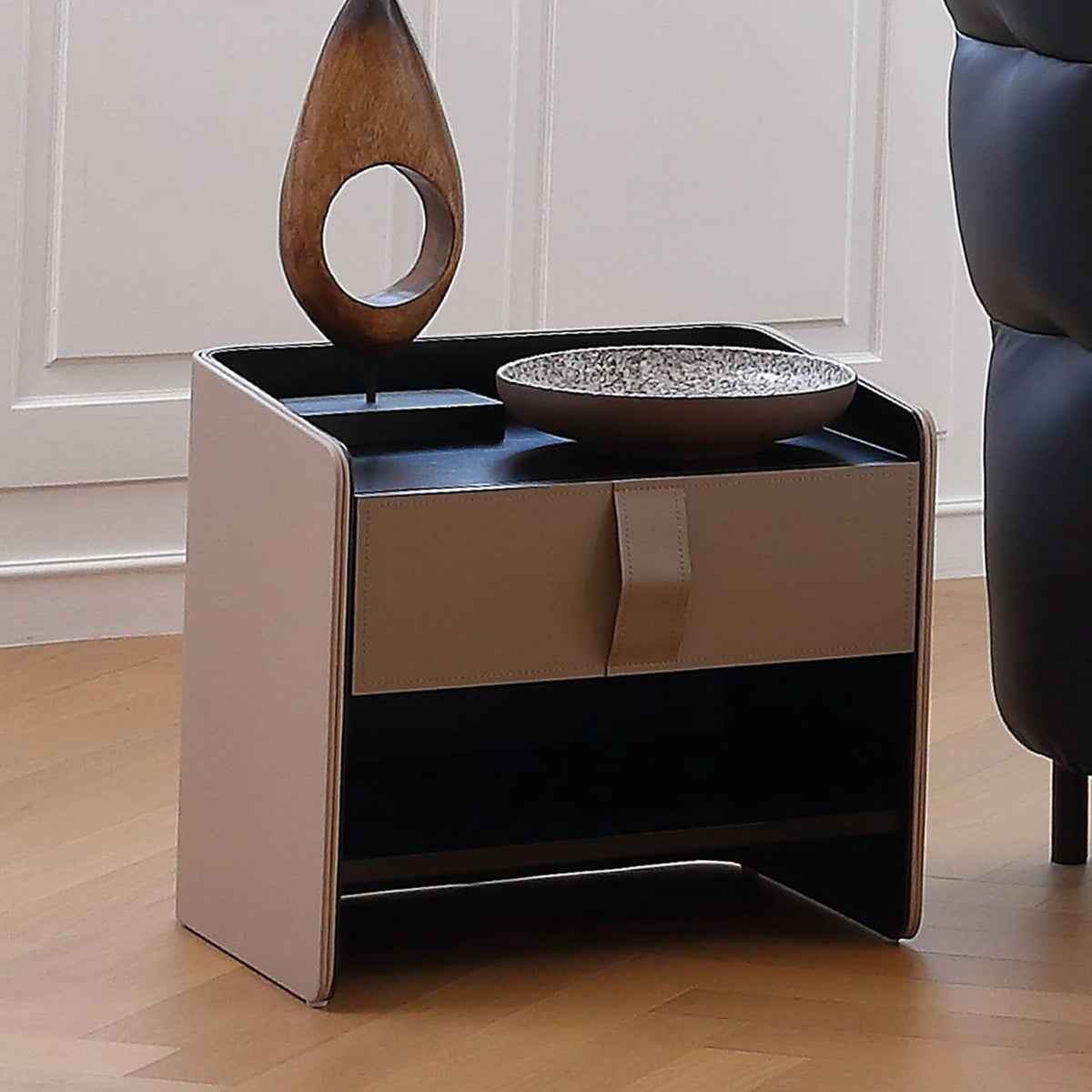 【期間限定セール】ラグジュアリーパイン材ベッド - レザー&真綿クッション付き スチールフレームデザイン my-381