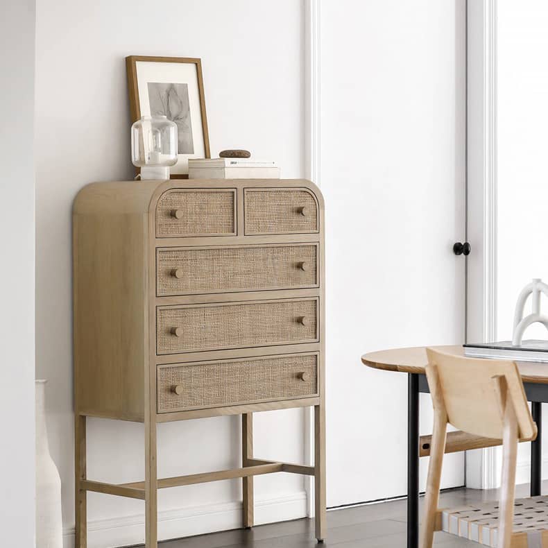 ナチュラル感漂うラタン&アッシュ材キャビネット - モダンな収納力アップ tzm-534