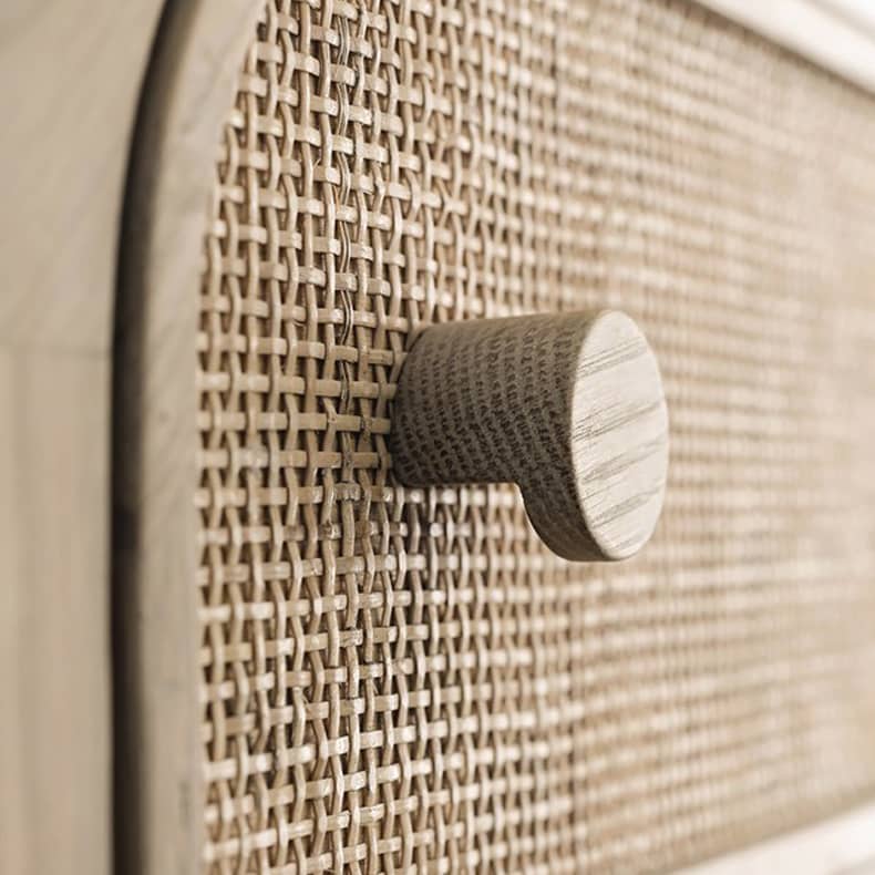 ナチュラル感漂うラタン&アッシュ材キャビネット - モダンな収納力アップ tzm-534