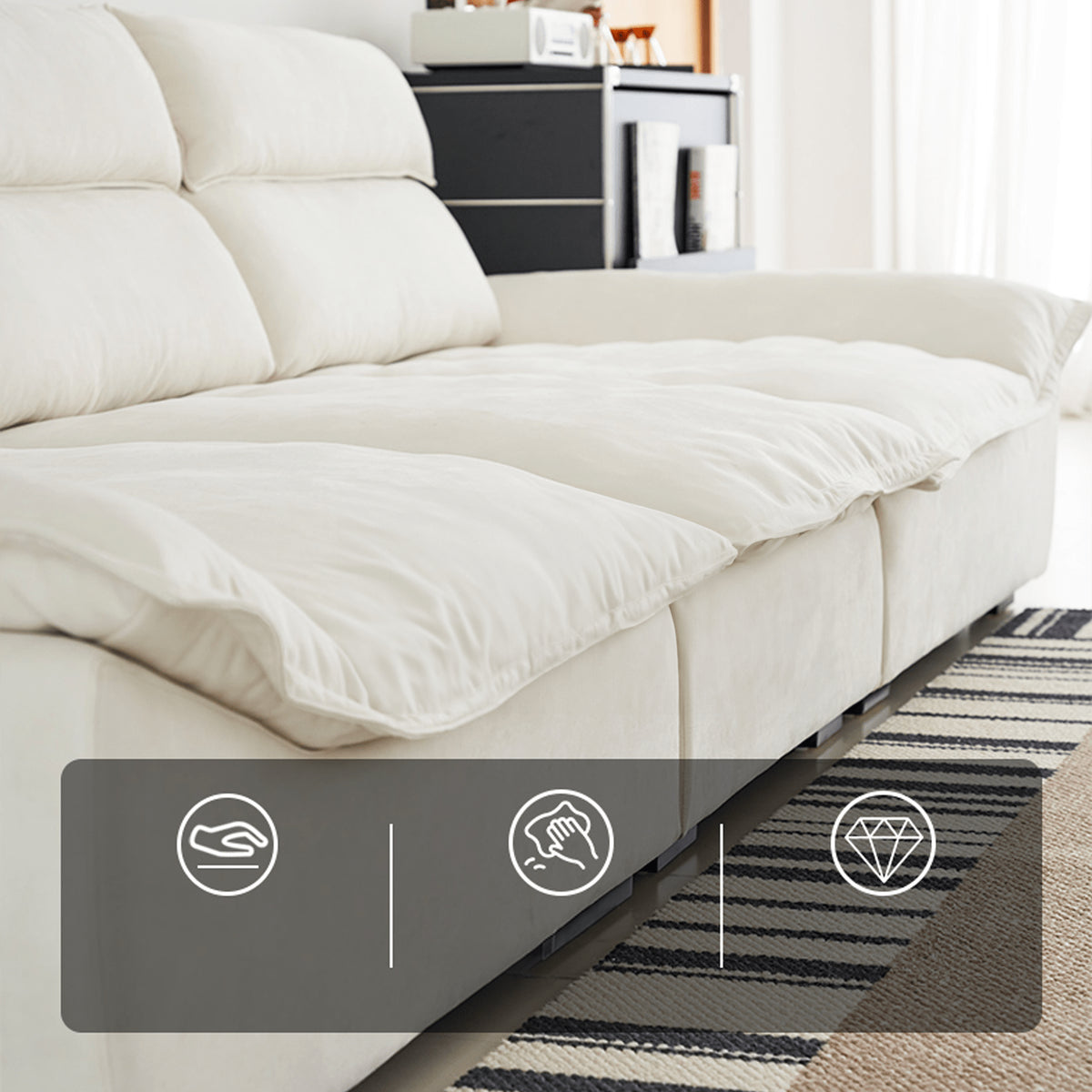 『高級感溢れるソファー - 合皮 フェイクレザー使用、ホワイトグースダウンとパインで極上の座り心地』 yw-217