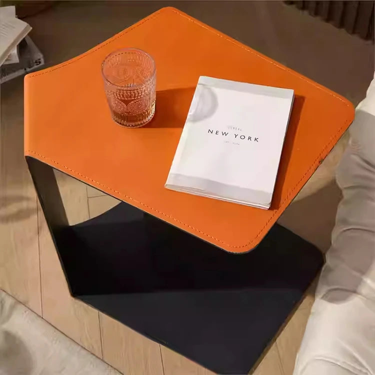スタイリッシュな合成皮革センターテーブル｜モダンデザインでリビングに最適｜オレンジとブラックのコンビネーション hmx-5095
