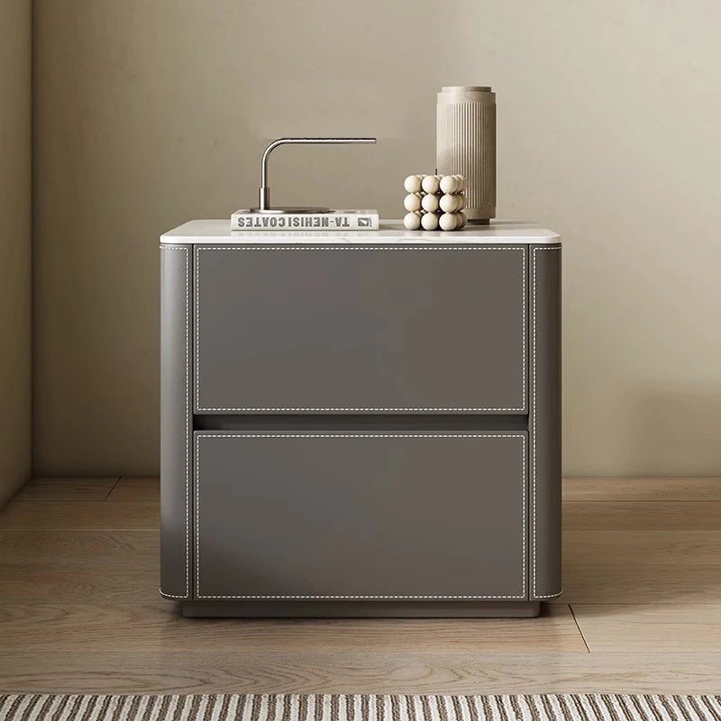 スタイリッシュなセラミック＆合成皮革製ナイトテーブル - 北欧デザイン、パイン材使用、収納力抜群でおしゃれなインテリアに最適！ hxy-5161